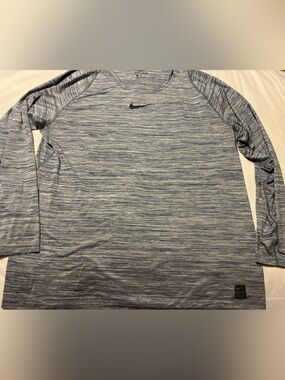 Nike Pro Men’s Blue-Gray Marled Long Sleeve Dri-Fit shirt